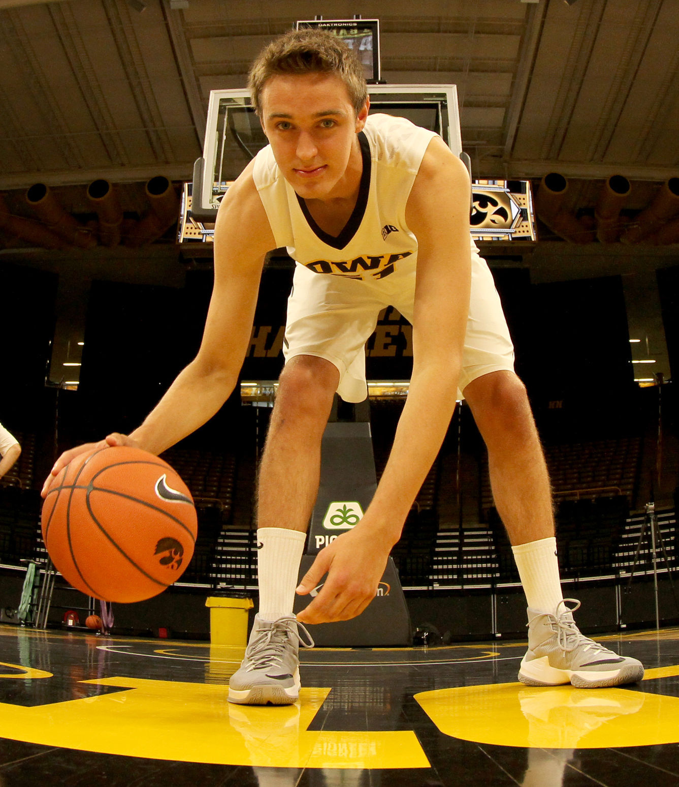 100516-Iowa-BB-Media-Day-004